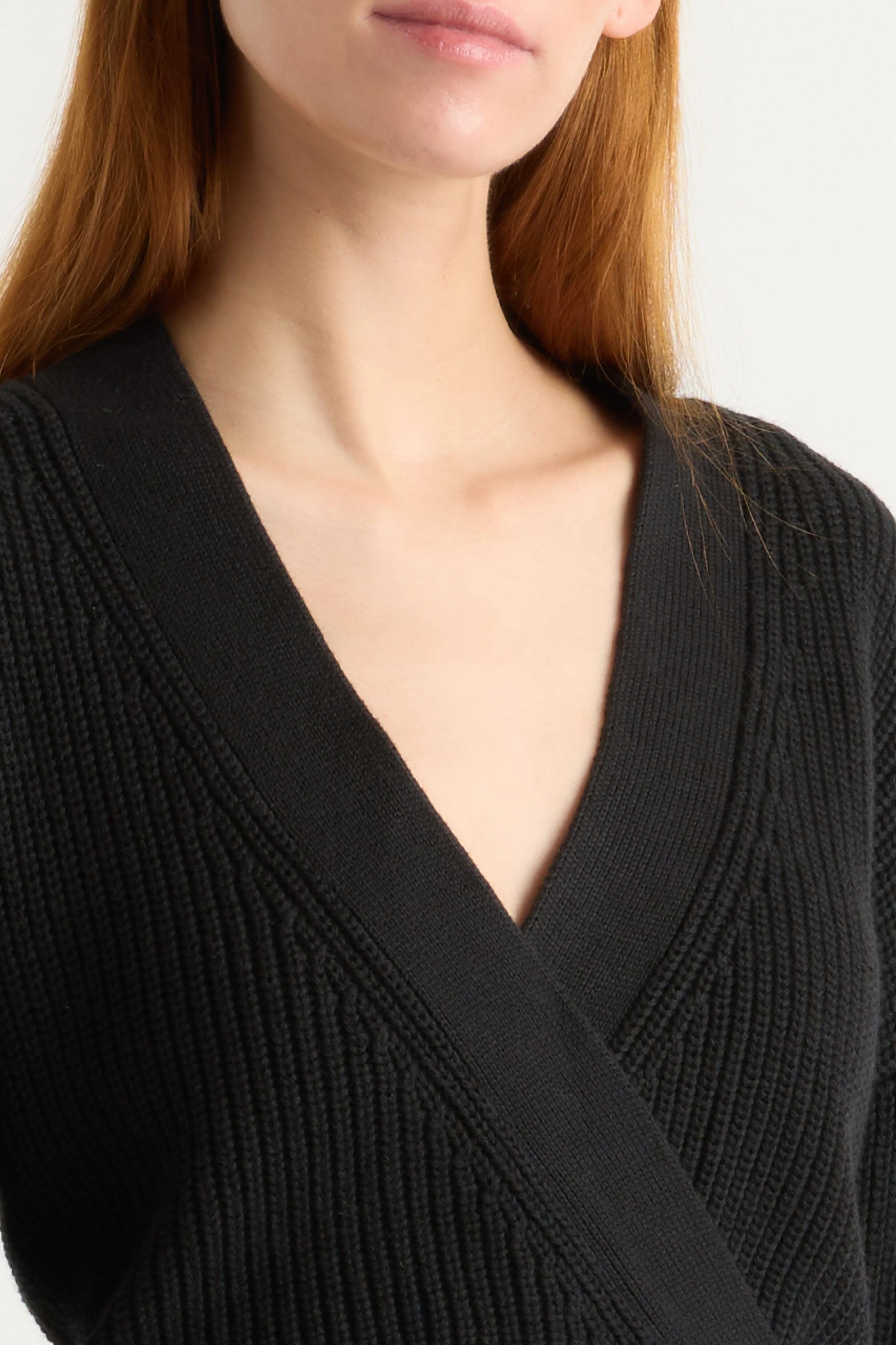 Maren Cropped V-Neck Sweater - Image 4